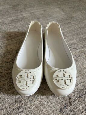 LIKE NEW Tory Burch White Ballet Flats Size 7